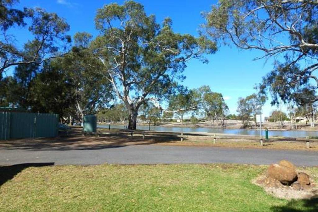 Horsham Riverside Caravan Park Екстер'єр фото